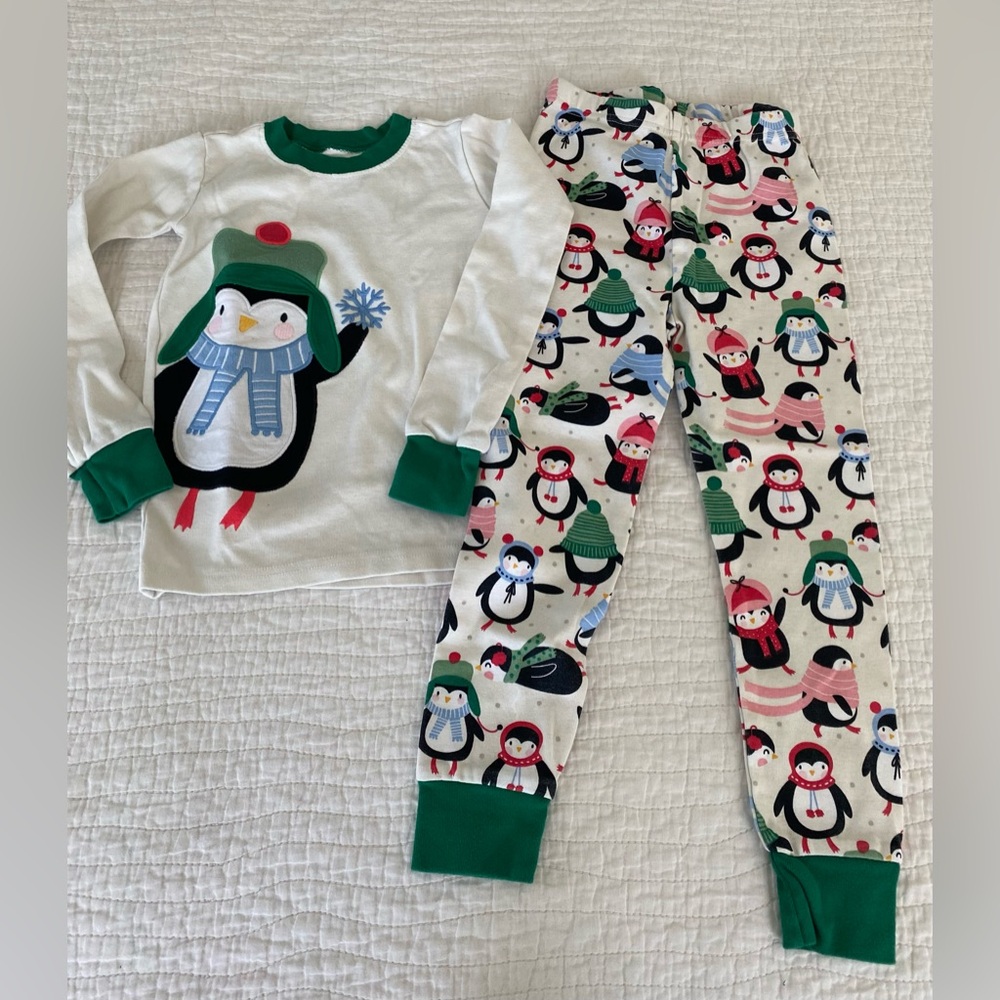 NWOT Gymboree Penguin Long Sleeve Pajama Set - Green and White- Size 4T